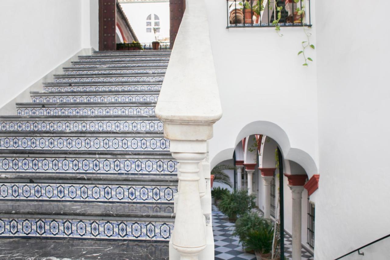 Alohamundi Alfalfa Sevilla Bagian luar foto